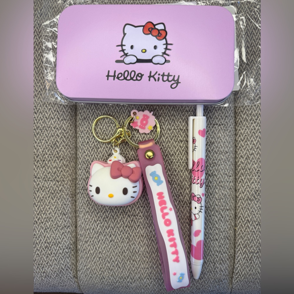 Hello Kitty Makeup Brush Set In Tin Case + Hello Kitty Key Chain and Pen Bundle - Picture 10 of 13